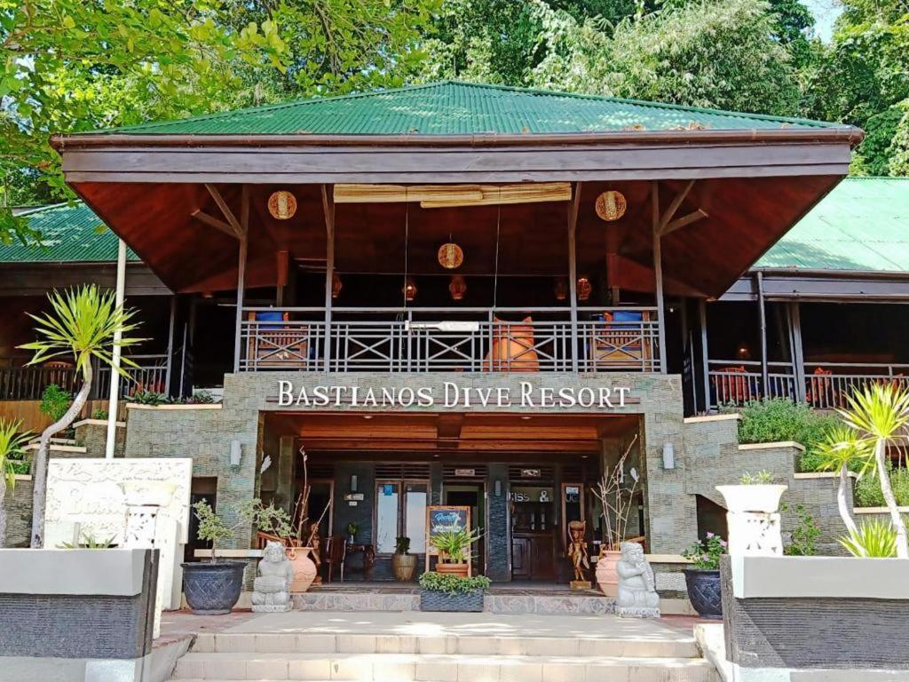 Bastianos Bunaken Dive Resort Buitenkant foto